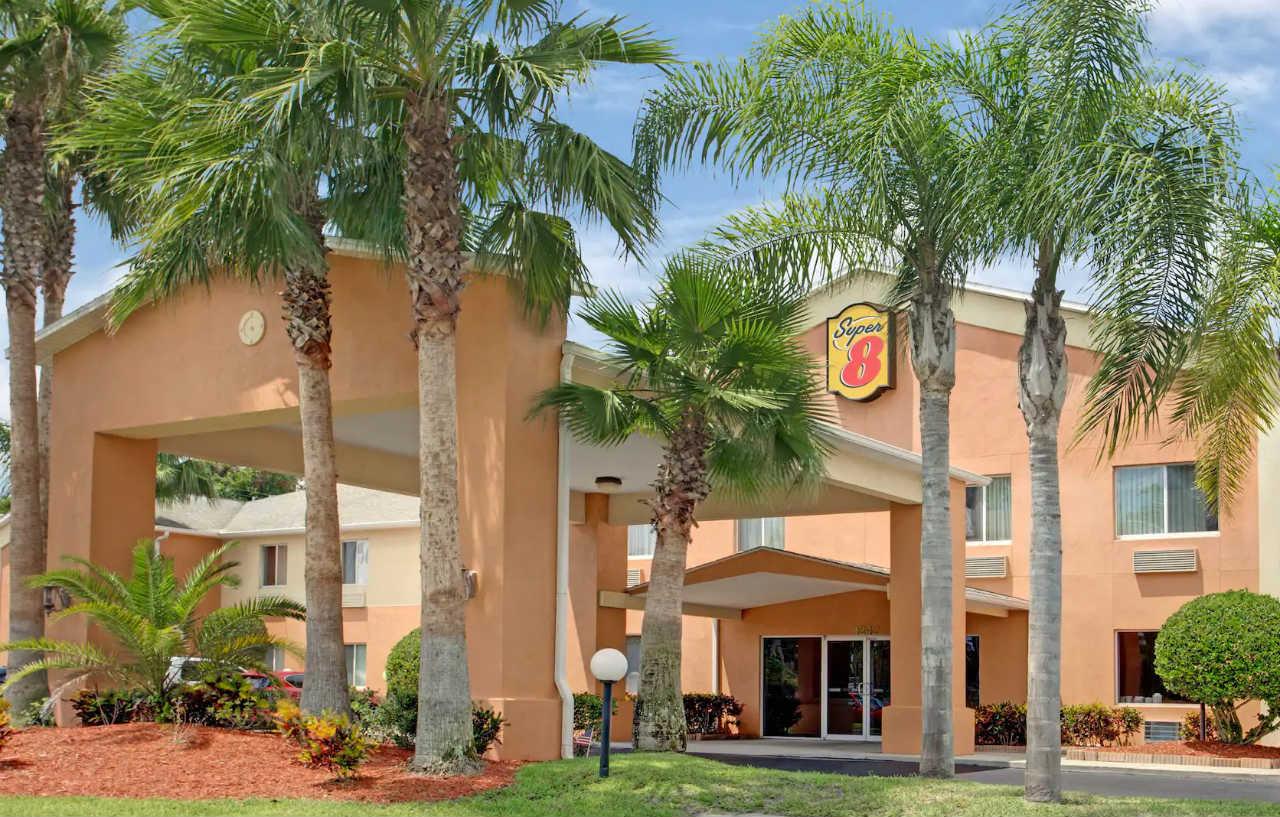 Super 8 By Wyndham Daytona Beach Bagian luar foto
